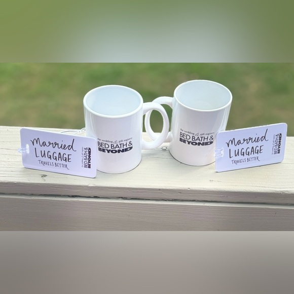 Set of Two coffee cups with two matching luggage tags - Picture 4 of 11